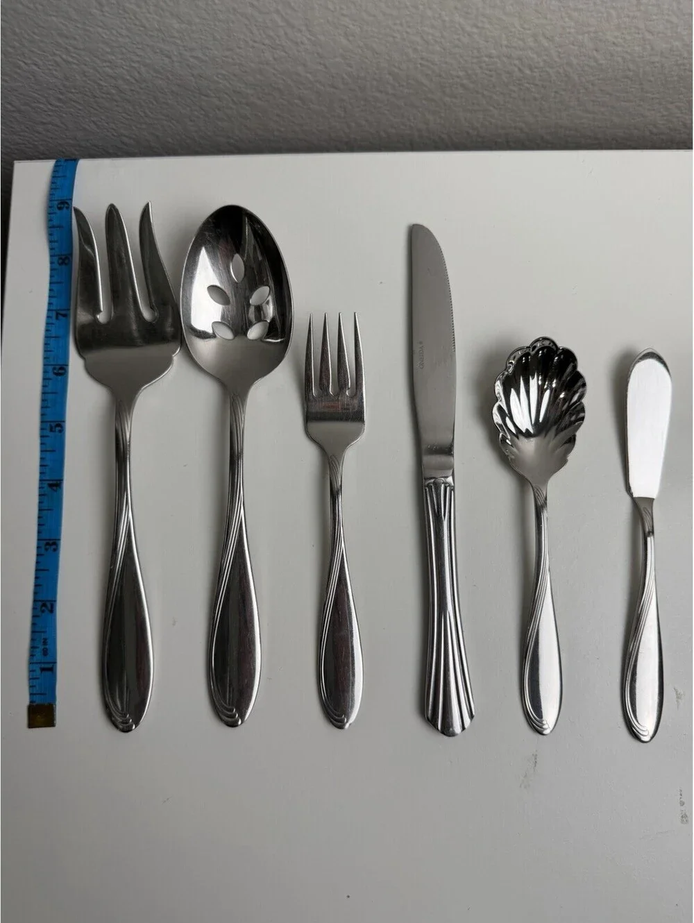 Oneida Stainless Flatware Lot 18 Pc Serving Utensils Knives Forks Butter Spread